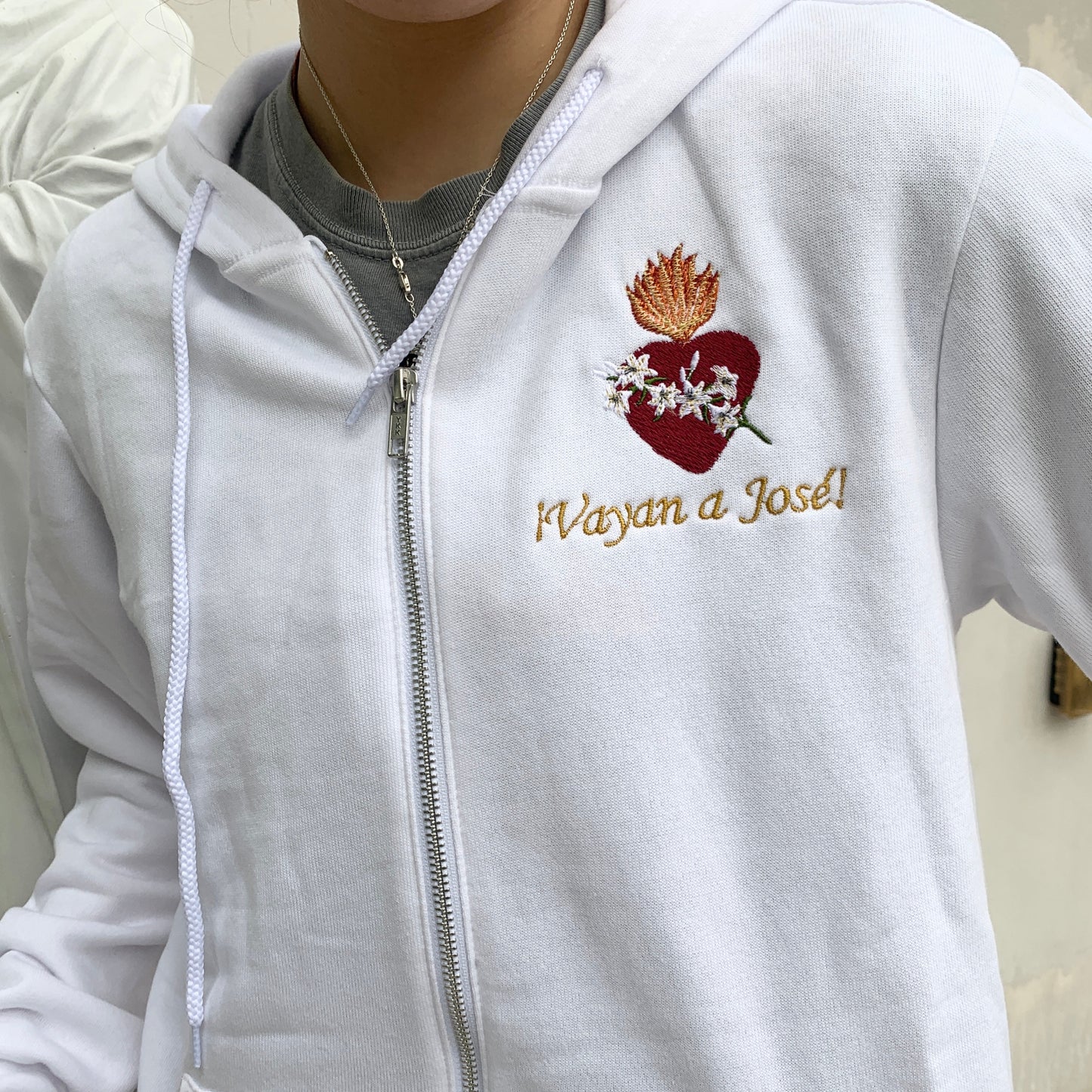 "¡Vayan a José!" Suéter Bordado por SCTJM