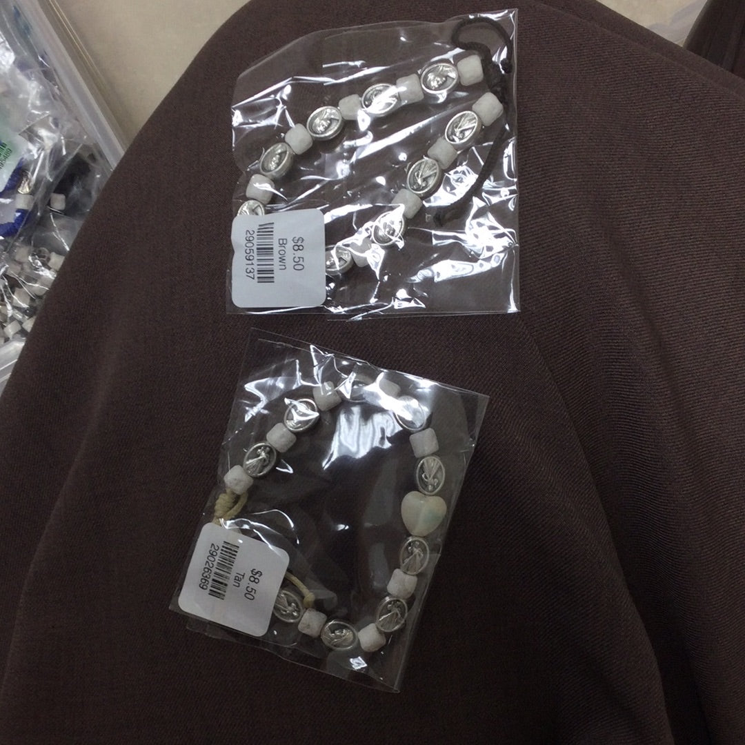 Queen of Peace Stone and Medals Bracelet with Heart of Assorted Colors