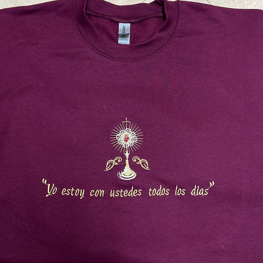 "Yo Estoy Con Ustedes Todos Los Días" Suéter Bordado por SCTJM