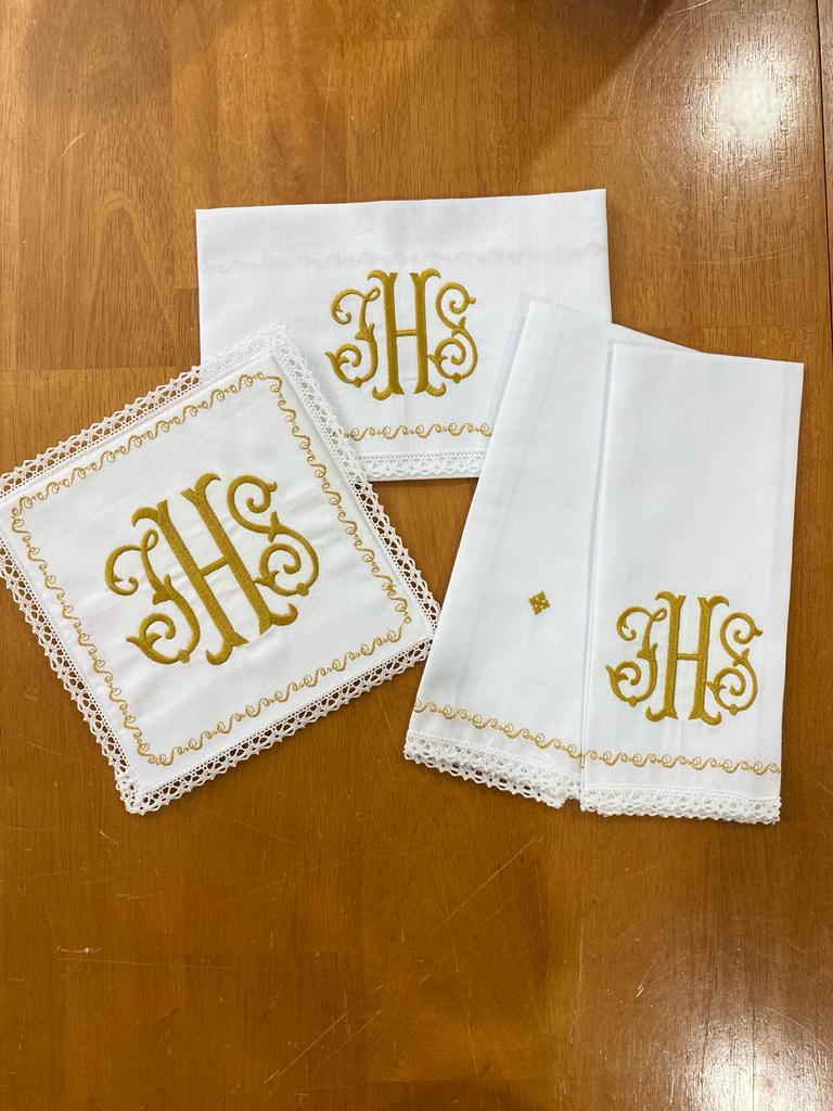 Embroidered Mass Linen Set by SCTJM